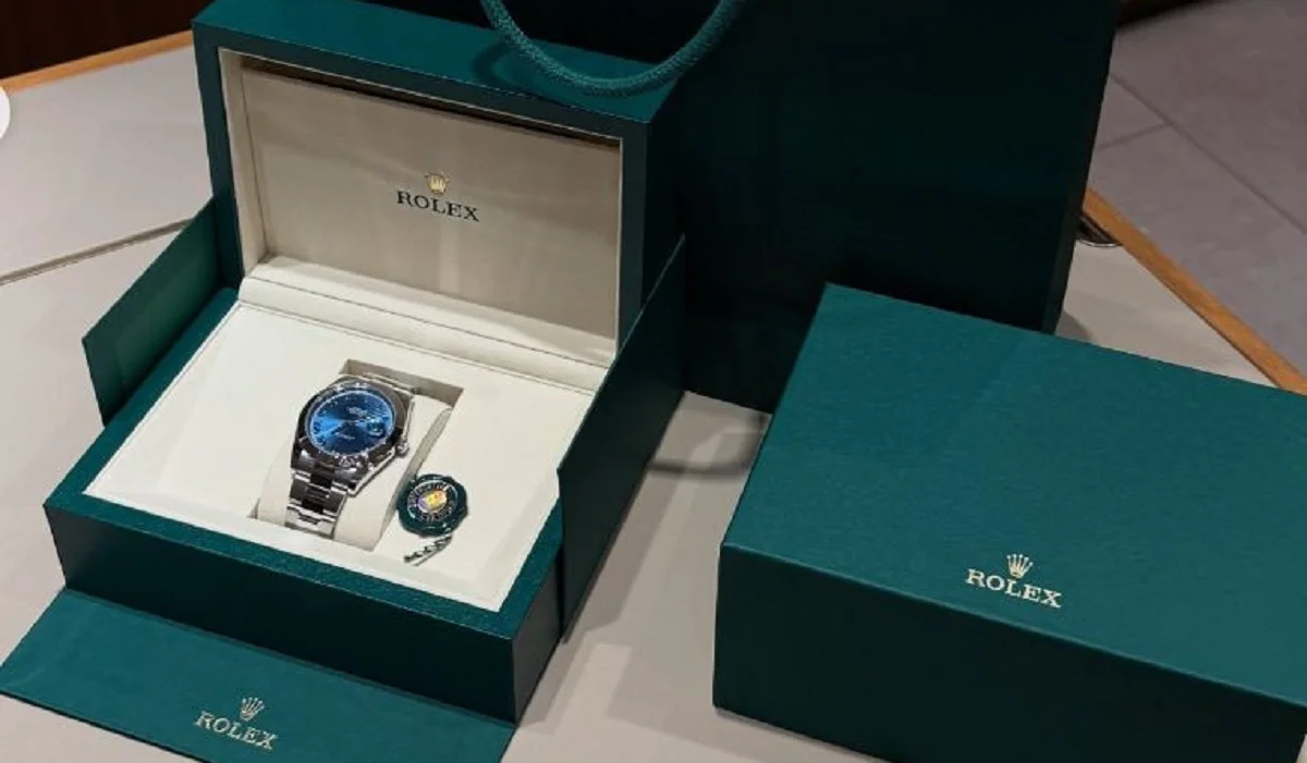 Әнші Төреғали Төреәлінің туған күніне 7,5 млн теңгенің Rolex сағаты сыйға берілді
