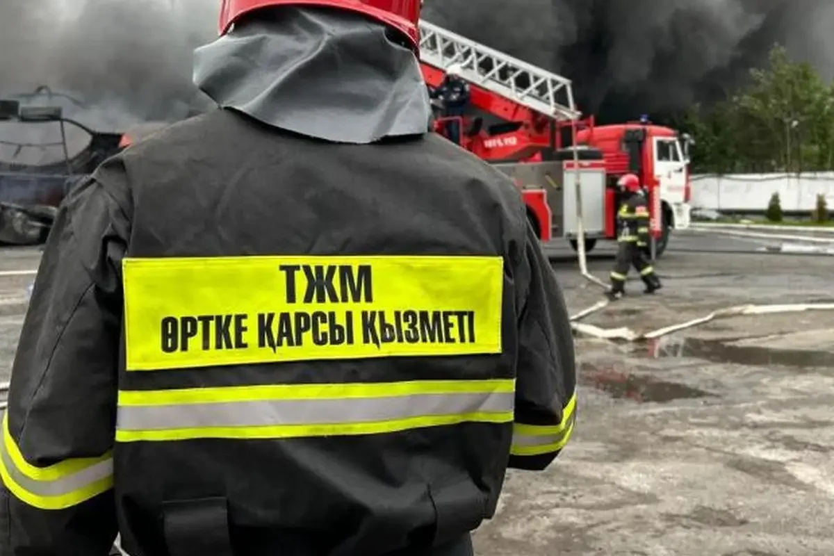 Астанада өрттен 33 тұрғын эвакуацияланды: олардың арасында 6 бала бар