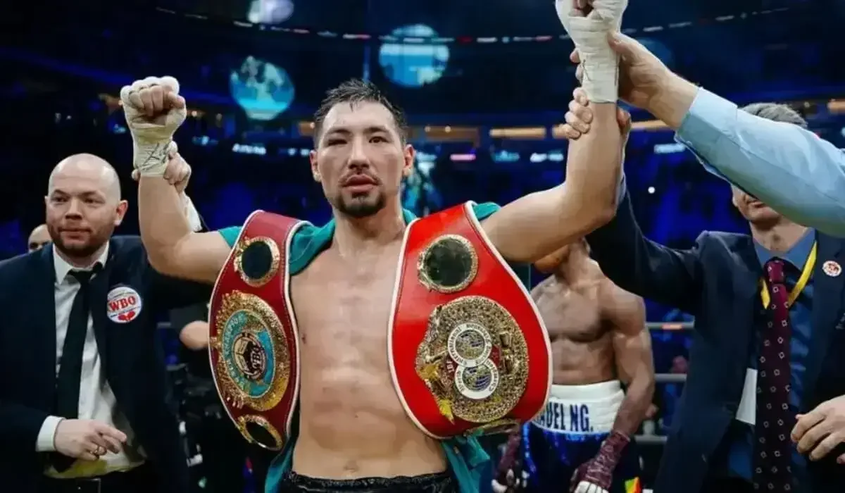 Жәнібек Әлімханұлы үш чемпиондық белбеу үшін жекпе-жек өткізеді