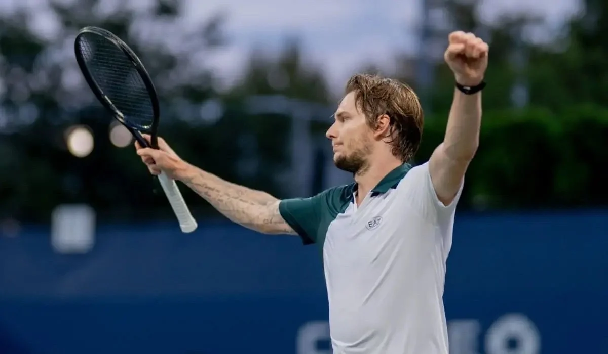 Александр Бублик Парижде «Мастерс» турнирінің келесі кезеңіне шықты