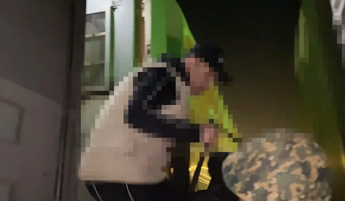 Жетісуда 481 көлікті заңсыз тіркеген ХҚКО қызметкері Ресейге қашып кеткен