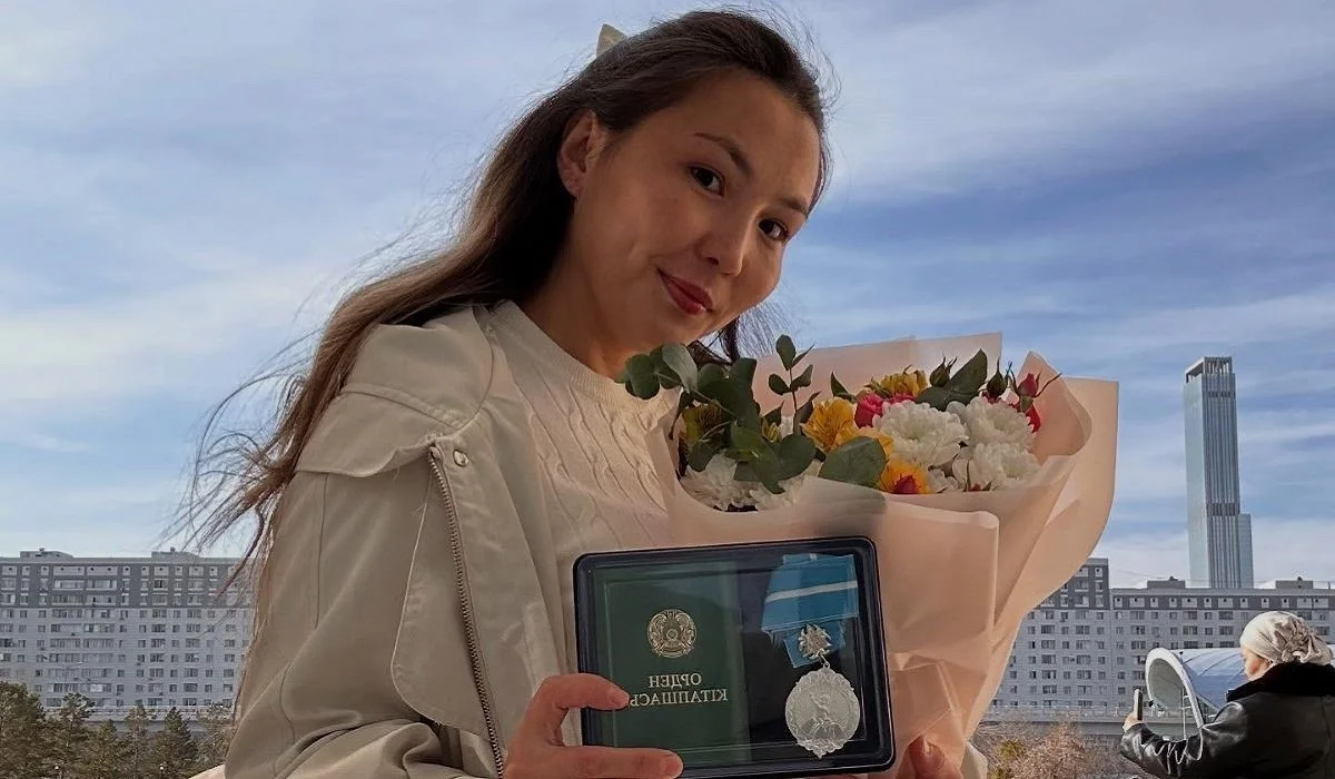 Астанада 26 жастағы әйел алты баланы дүниеге әкеліп, «Күміс алқа» алды (ВИДЕО)