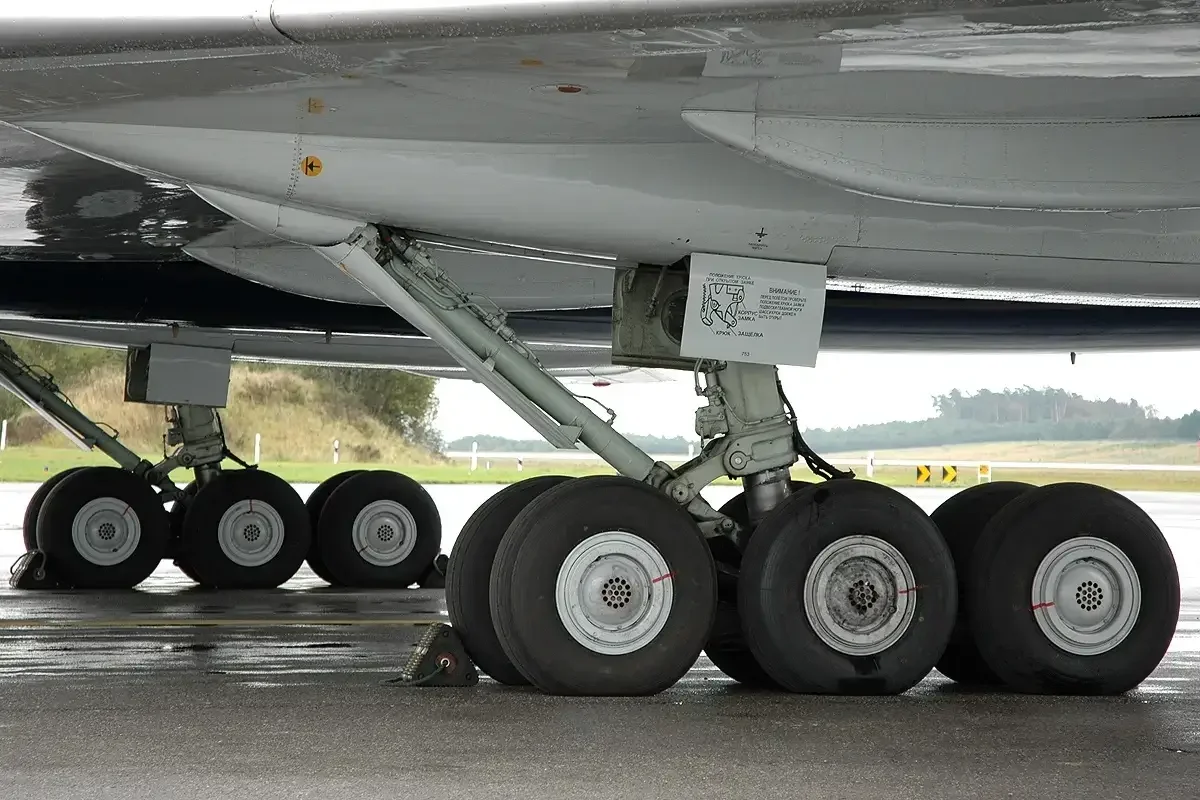 Нью-Йоркте екі жолаушылар ұшағы соқтығысты