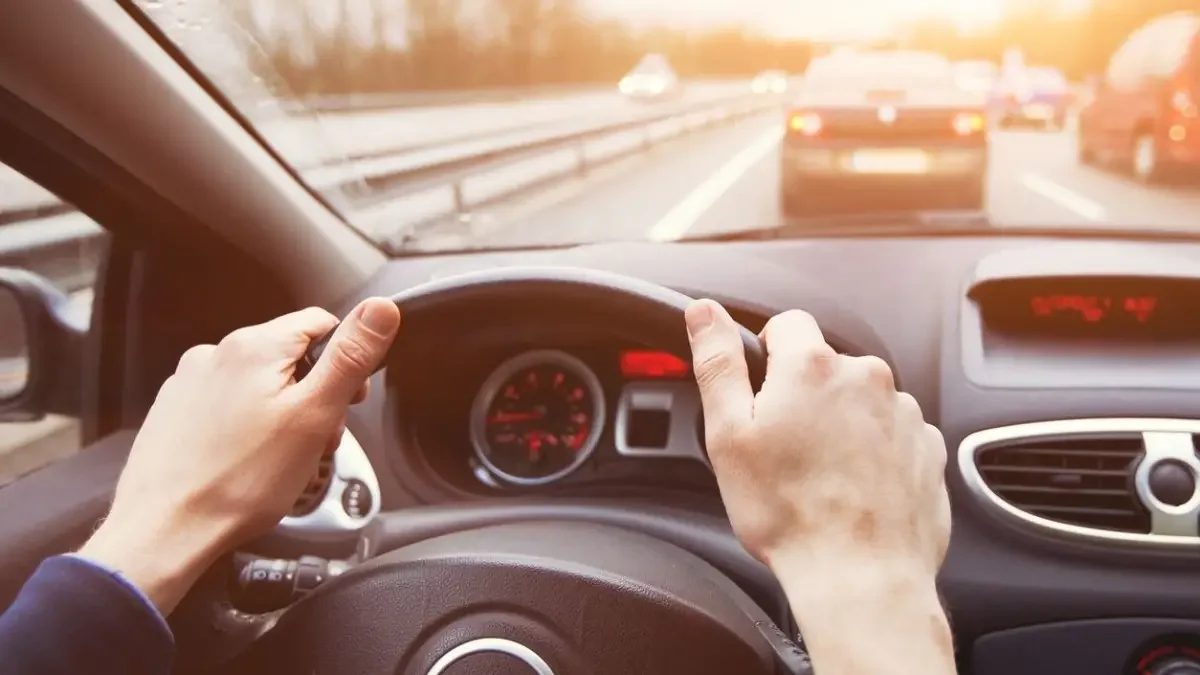 Жаназаға асығып бара жатқан жігіттің қулығы әшкере болды