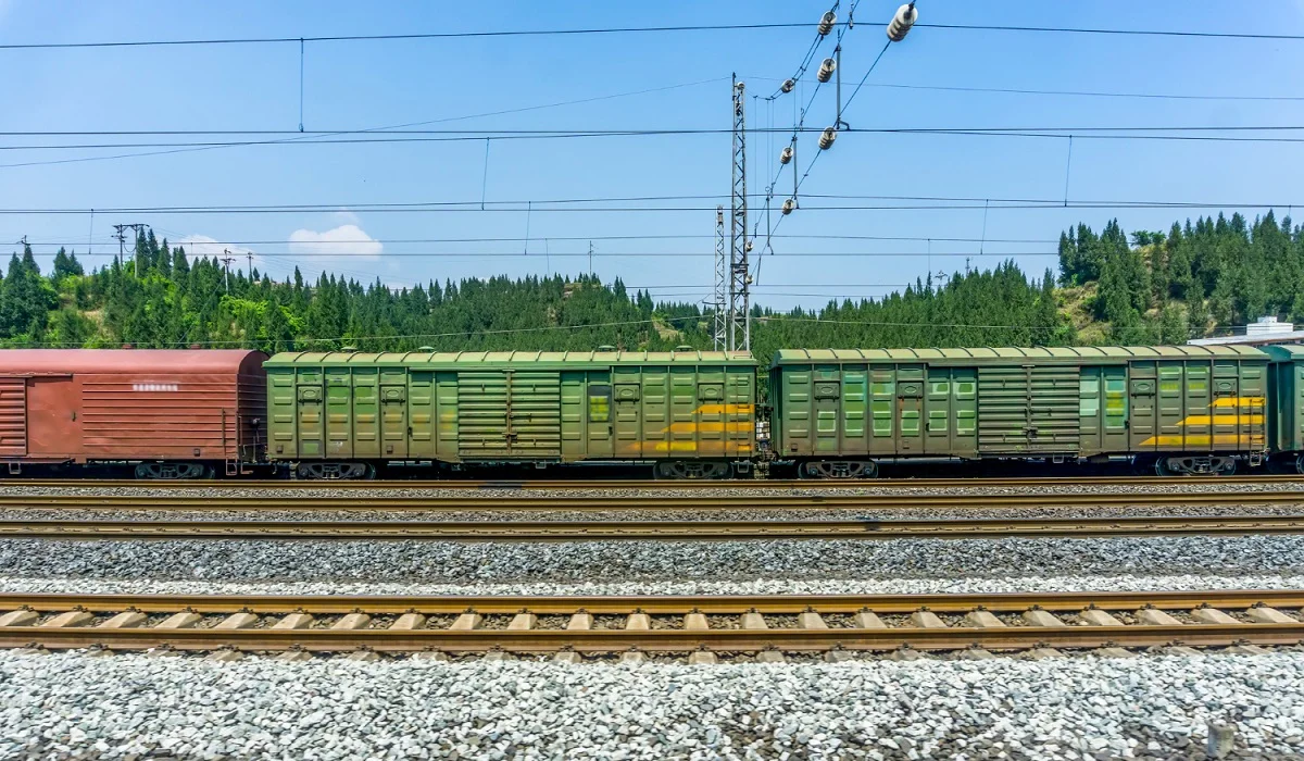 Астанадан Аршалыға жеткен: жүк пойызымен «серуендеп жүрген» 8-11 жастағы үш бала ұсталды