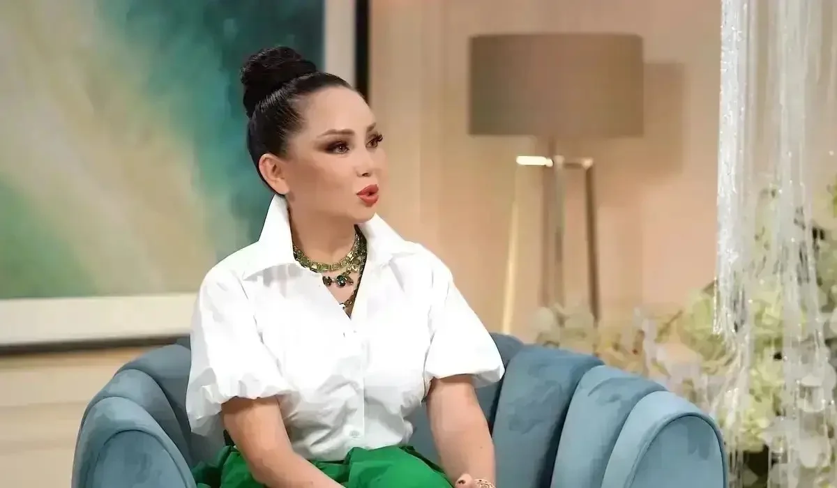 Баян Алагөзова тағы да дүрліктірді: әйелдердің екі еркекке тұрмысқа шығуын заңдастыруды ұсынды