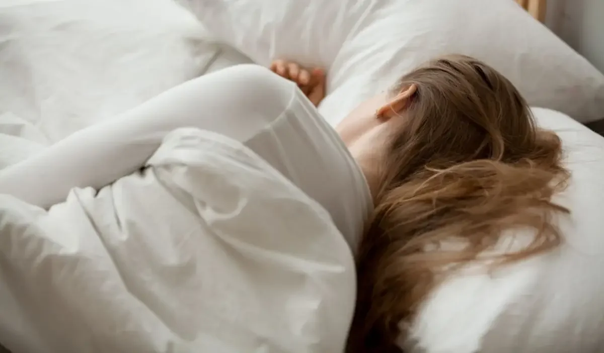 Ұйықтаған кезде қалай жатқан дұрыс – диетолог кеңес берді