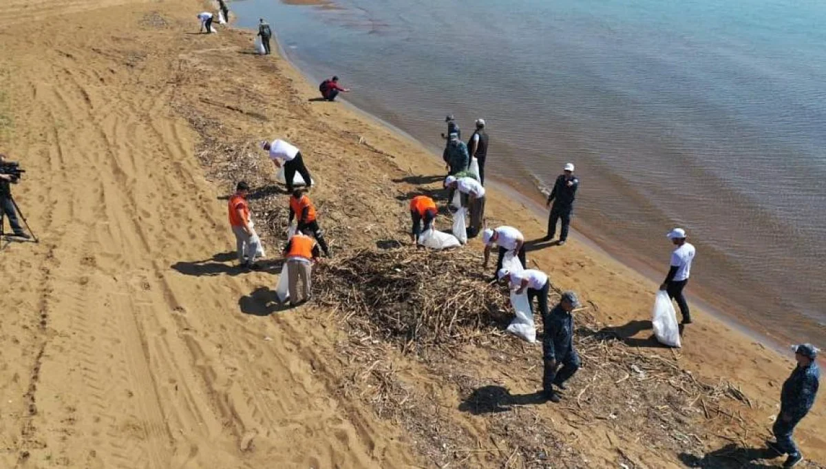 Қазақстанда су айдындарынан 60 мың тонна қоқыс жиналды