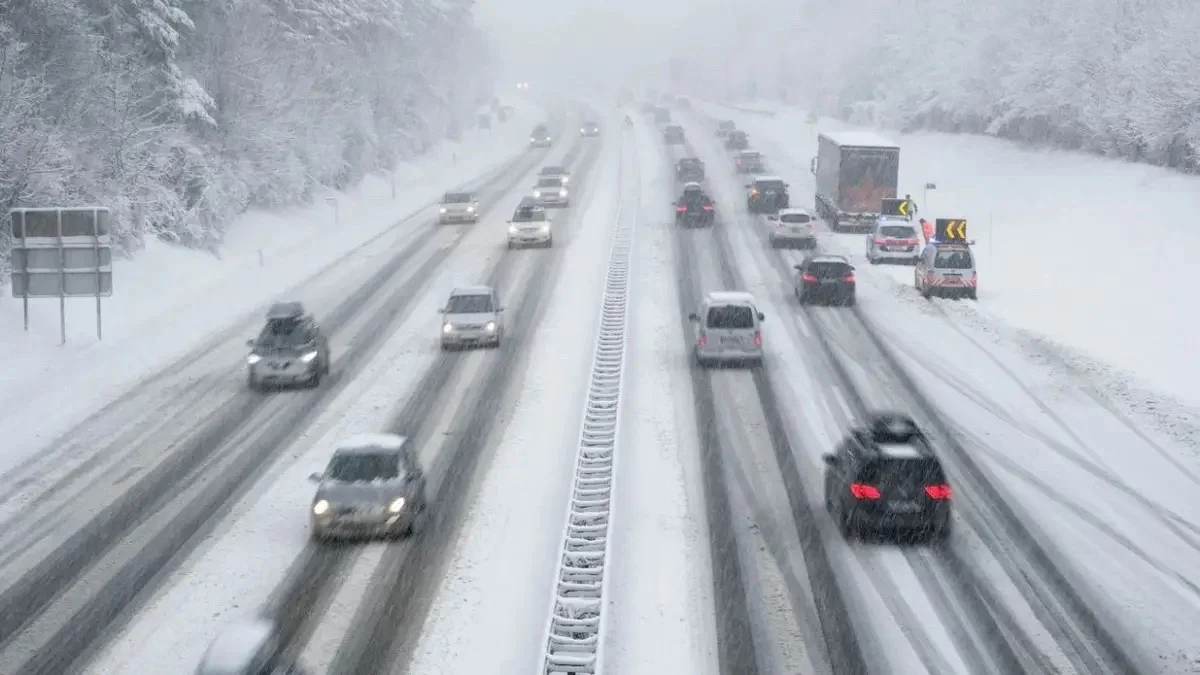 Қар жауып, көктайғақ болады: Қазақстанның бірнеше өңірінде дауылды ескерту жарияланды