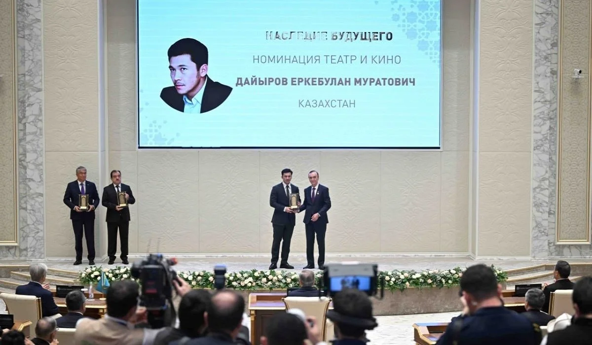 Еркебұлан Дайыров президенттер қатысқан іс-шарада сыйлық алды