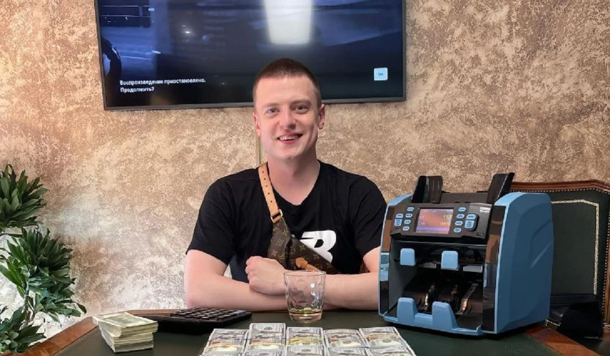 Қазақстанда онлайн-казиноны насихаттаған шетелдік блогердің үстінен қылмыстық іс қозғалды