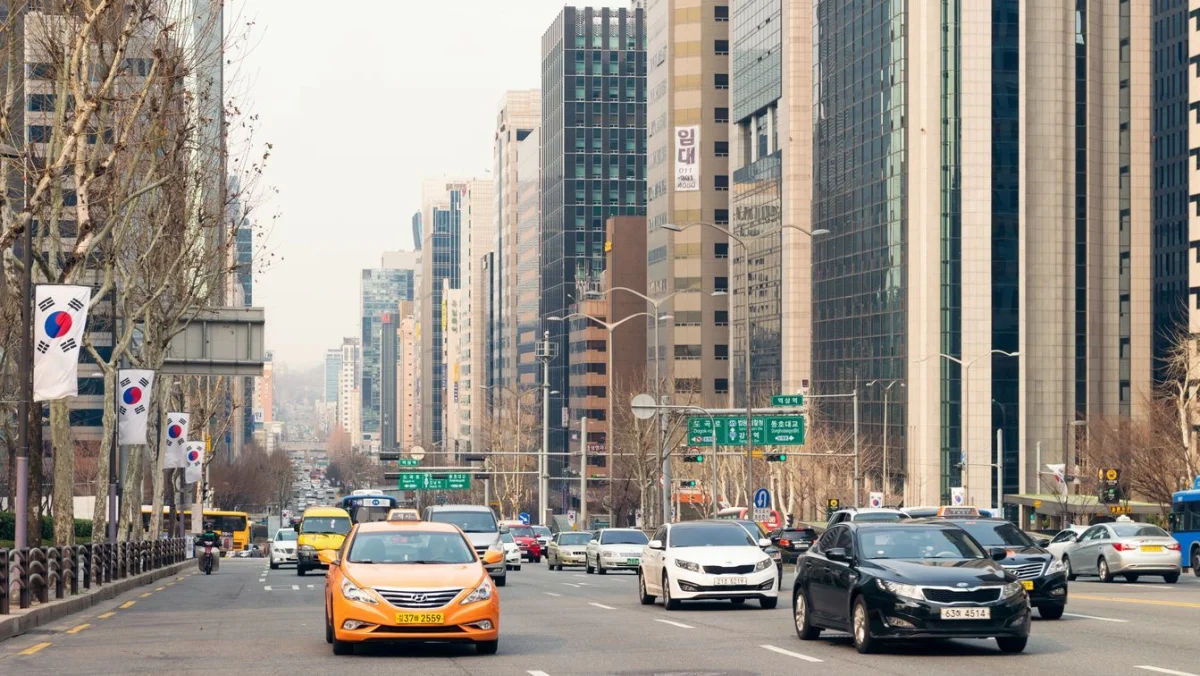 «Оңтүстік Кореядан көлік жеткіземін»: Астанада алаяқ 70 адамды алдап, 420 млн теңгесін қалтаға басқан