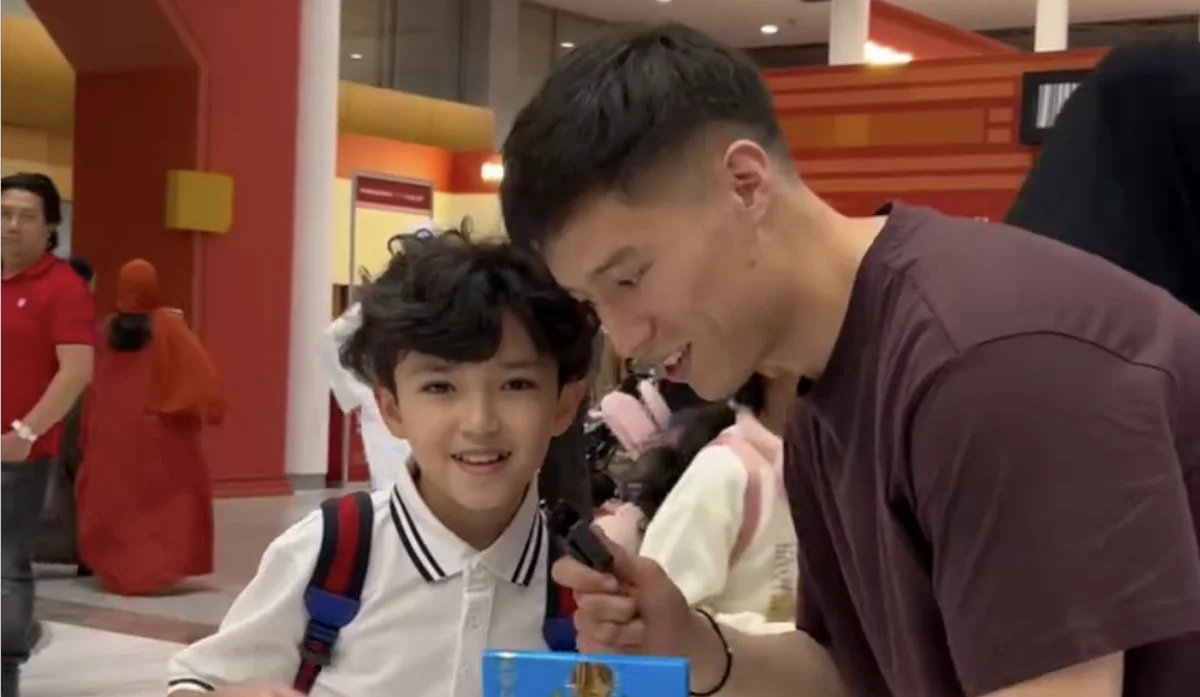 «Қалайсың?»: жапониялық блогер жігіт қазақша сөйлеп, жұртты таң қалдырды (ВИДЕО)