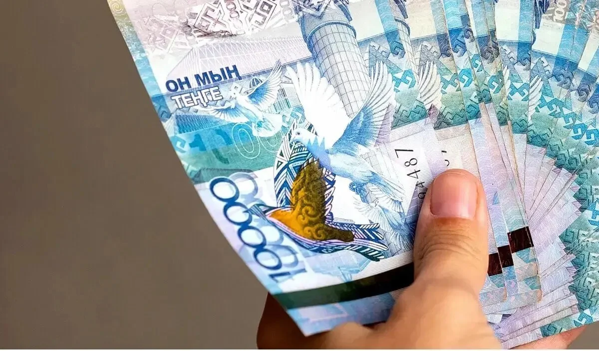 Қарағандыда ай сайын 800 мың теңге табатын ер адам ұлына 19 мың теңге алимент төлеп келген