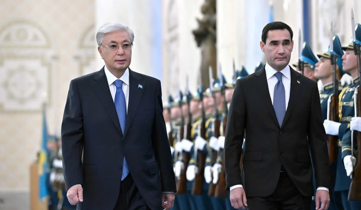 Тоқаев Ақордада Сердар Бердімұхамедовті қарсы алды