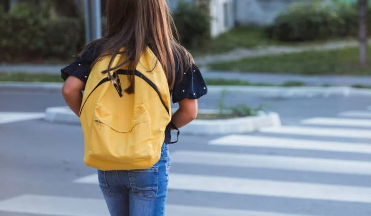 Үндістанда мұғалім жазалаған оқушы қыз 100 рет отырып-тұрған соң, көз жұмды