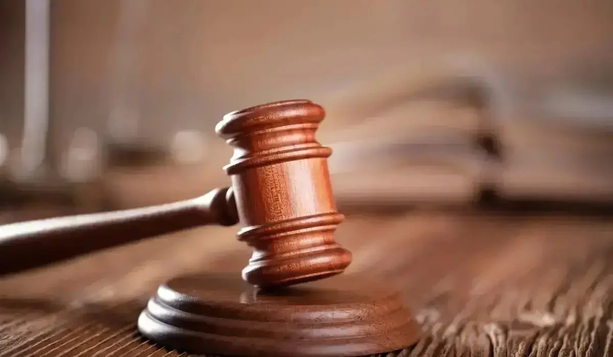 Абай облысында ауыл әкімі 500 мың теңгені қалтаға басамын деп 3,5 жылға сотталды