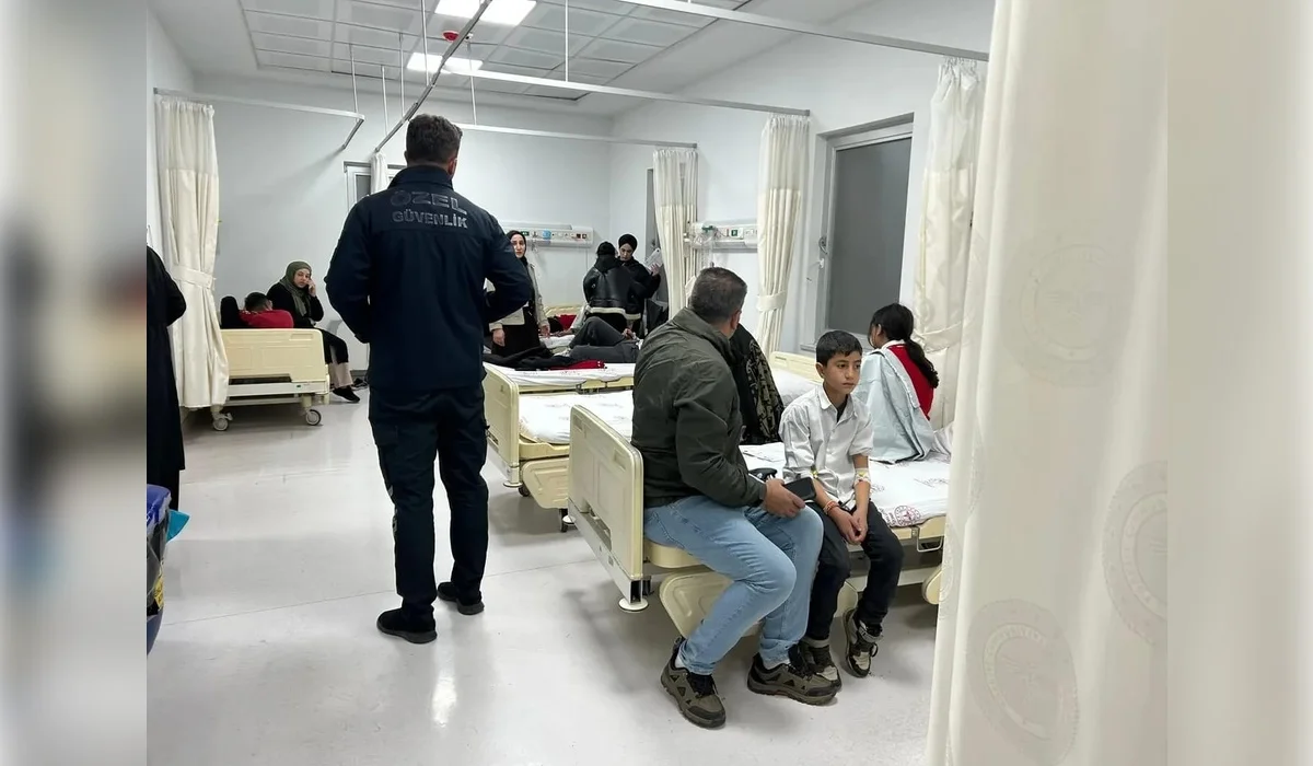 Түркияда 120 оқушы тамақтан уланып, ауруханаға түсті