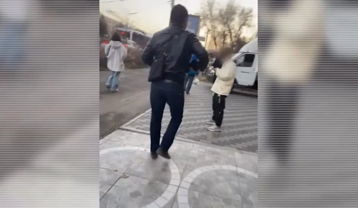 Алматыда бір топ ер адам «полицейміз» деп Қытай азаматтарынан 5,5 млн теңге тартып алған