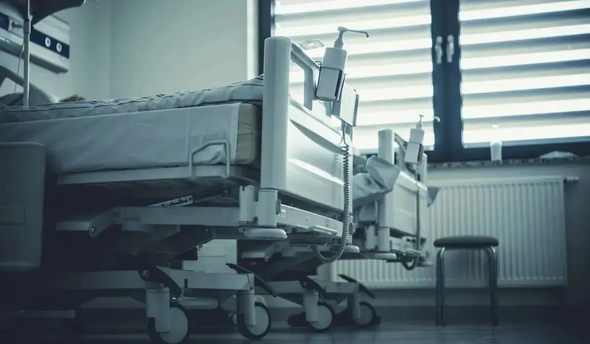 Таразда ер адам ине салынғаннан кейін көз жұмды: дәрігерлерге сот үкімі шықты