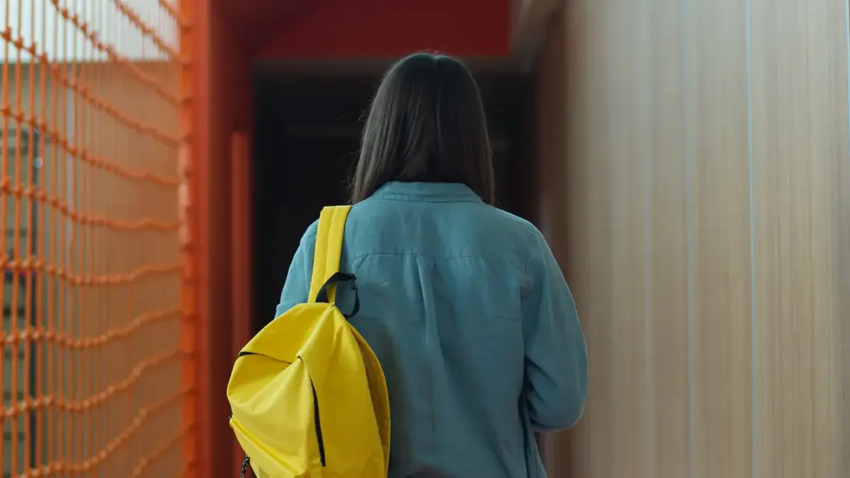 Атырауда оқушы қыз жарақат алды: қылмыстық іс қозғалды