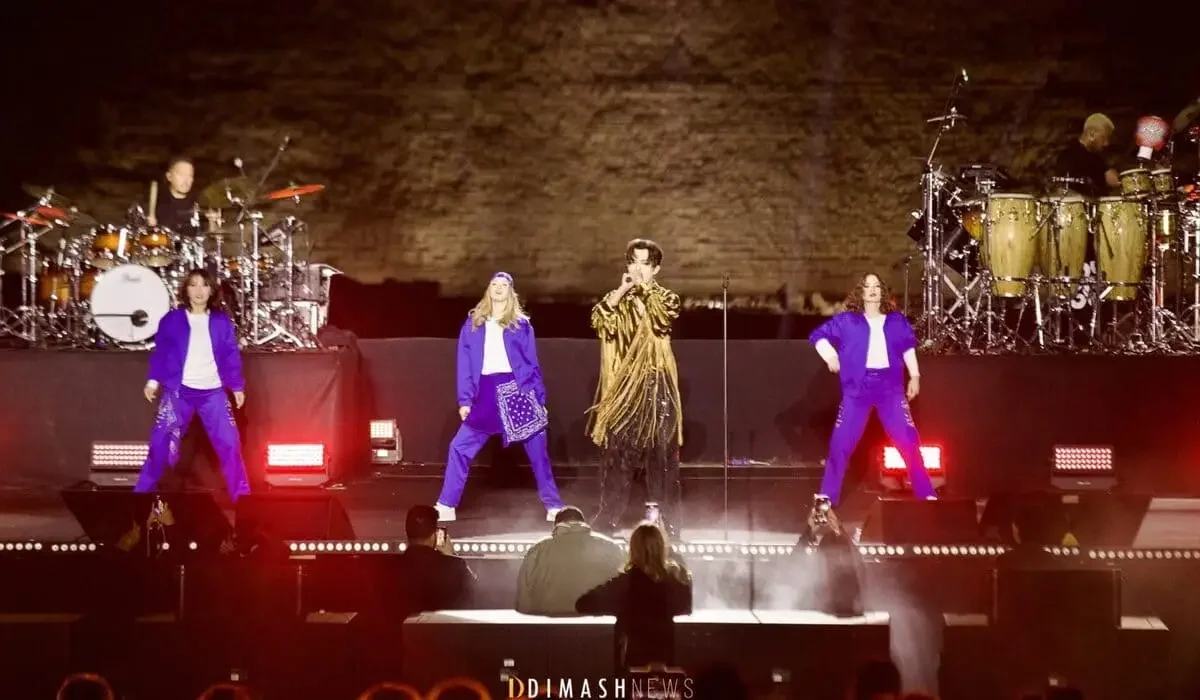 Димаш Гиза пирамидалары жанындағы концертінің әсерлі сәттерін көрсетті (ВИДЕО)