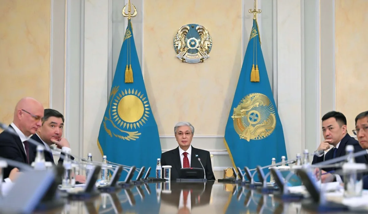 «Тиісті құжат қабылдамай отыр»: президент министрліктің жұмысын сынға алды