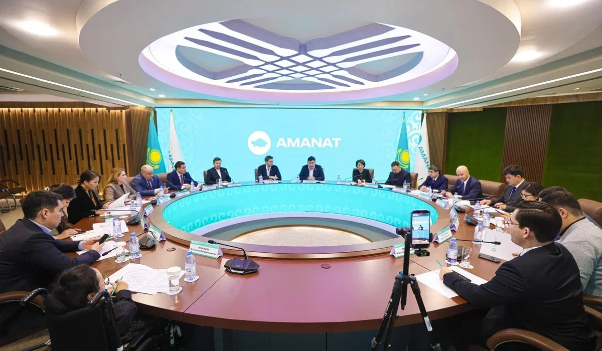 «AMANAT»: 11,5 млн еңбекке қабілетті азаматтың жартысы ресми тіркелмеген жұмыспен айналысады