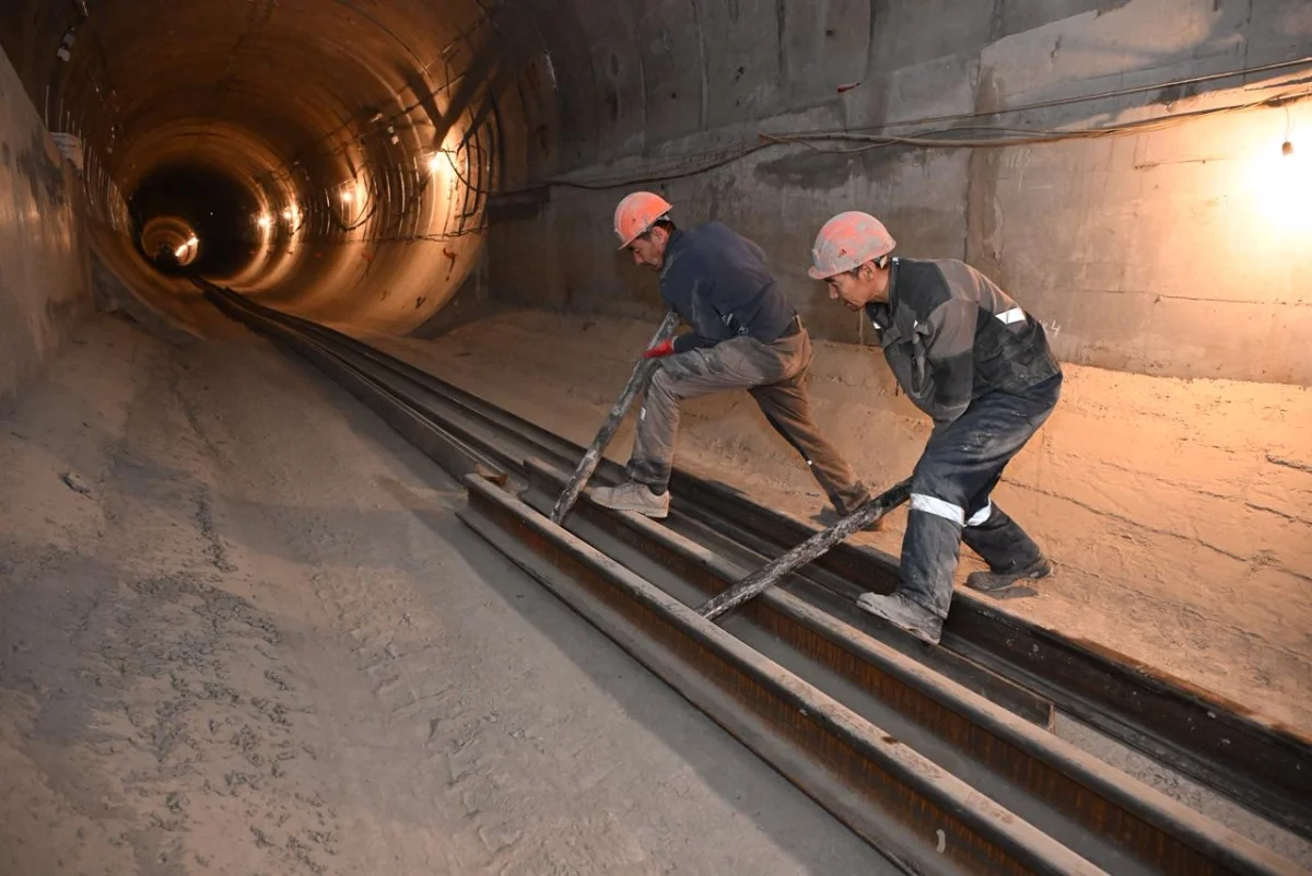 Алматы әкімі «Қалқаман» метро бекетінің құрылыс барысын тексерді