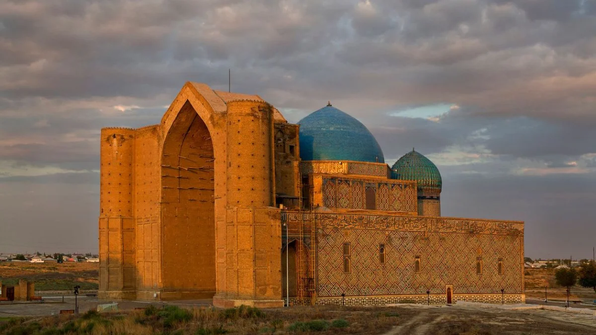 Түркістан облысында әкімдікке қарасты мекеме 7 минуттық видео үшін 100 млн теңге шашпақ болған