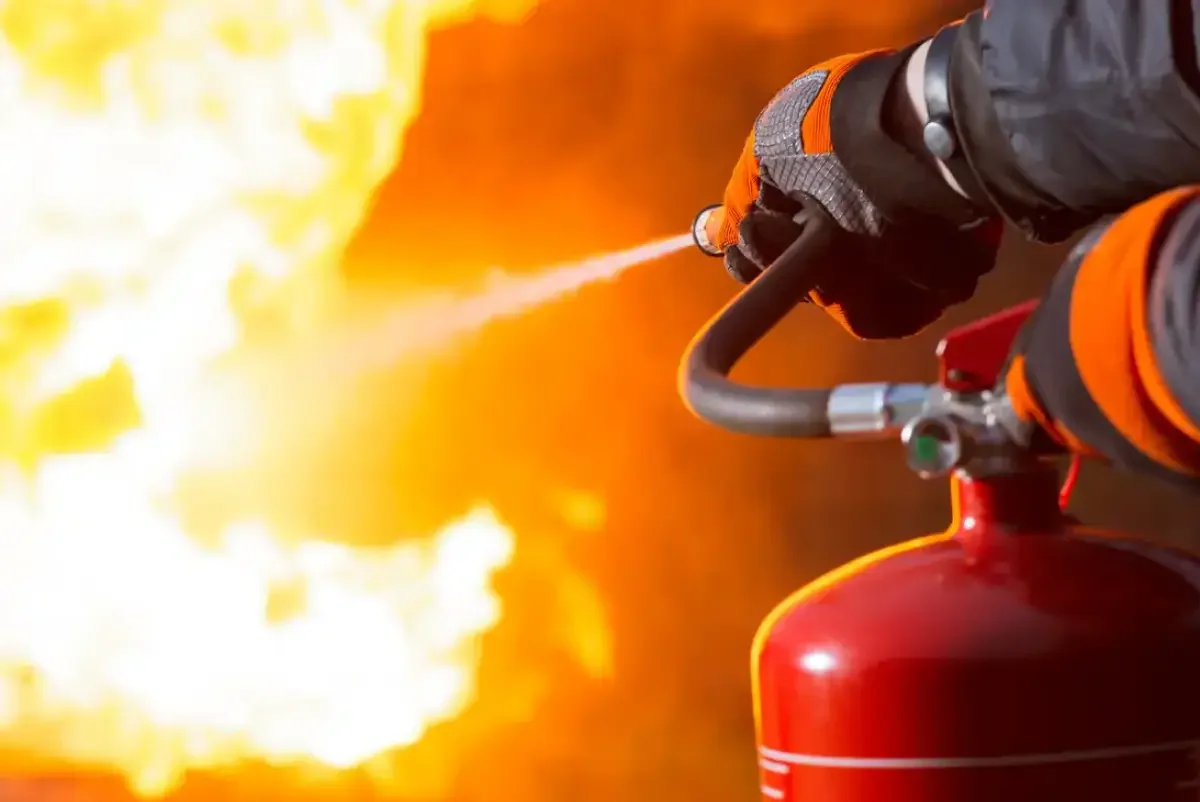 Қарағандыда газ баллон жарылды: екі адам қаза тауып, 11 адам ауруханада жатыр