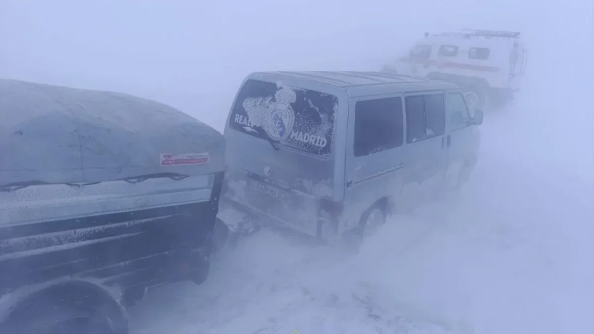 Қостанай облысында үш адам қар құрсауынан құтқарылды