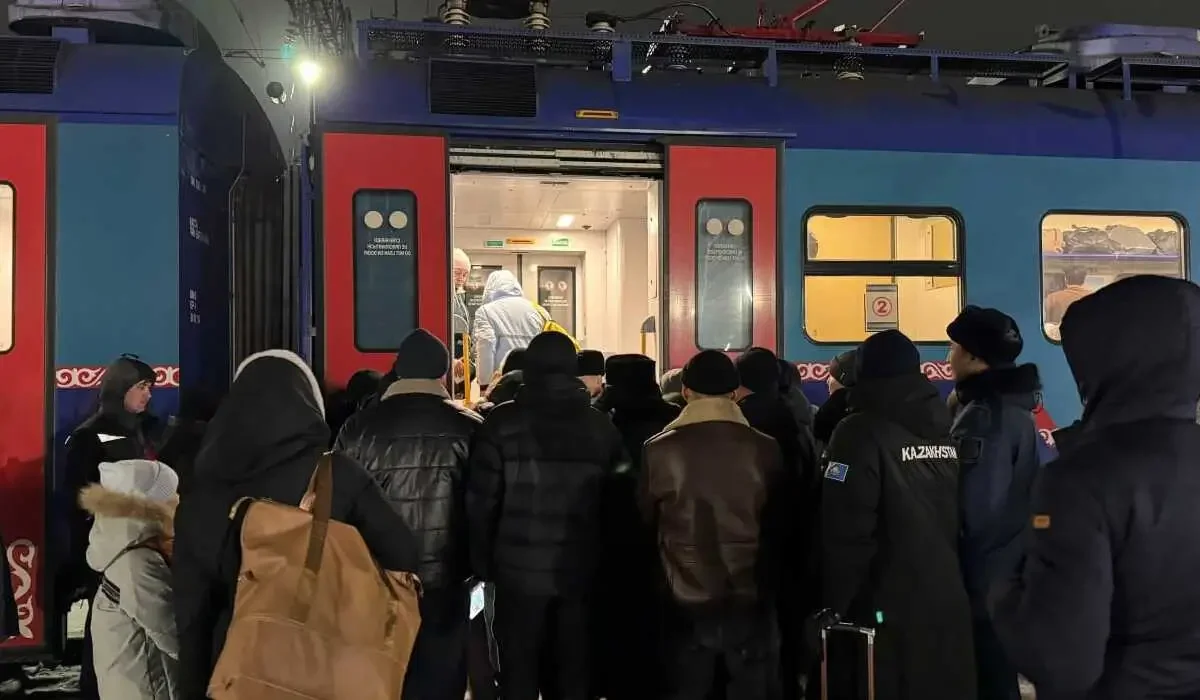 Боранға байланысты жолда тұрып қалғандар пойызбен тасымалданады