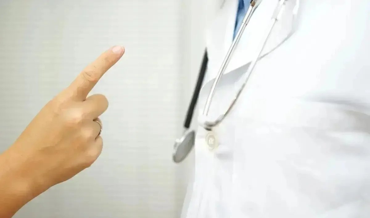 Қазақстанда дәрігерлер мен жедел жәрдем жүргізушілерін қорғайтын заң қабылданды