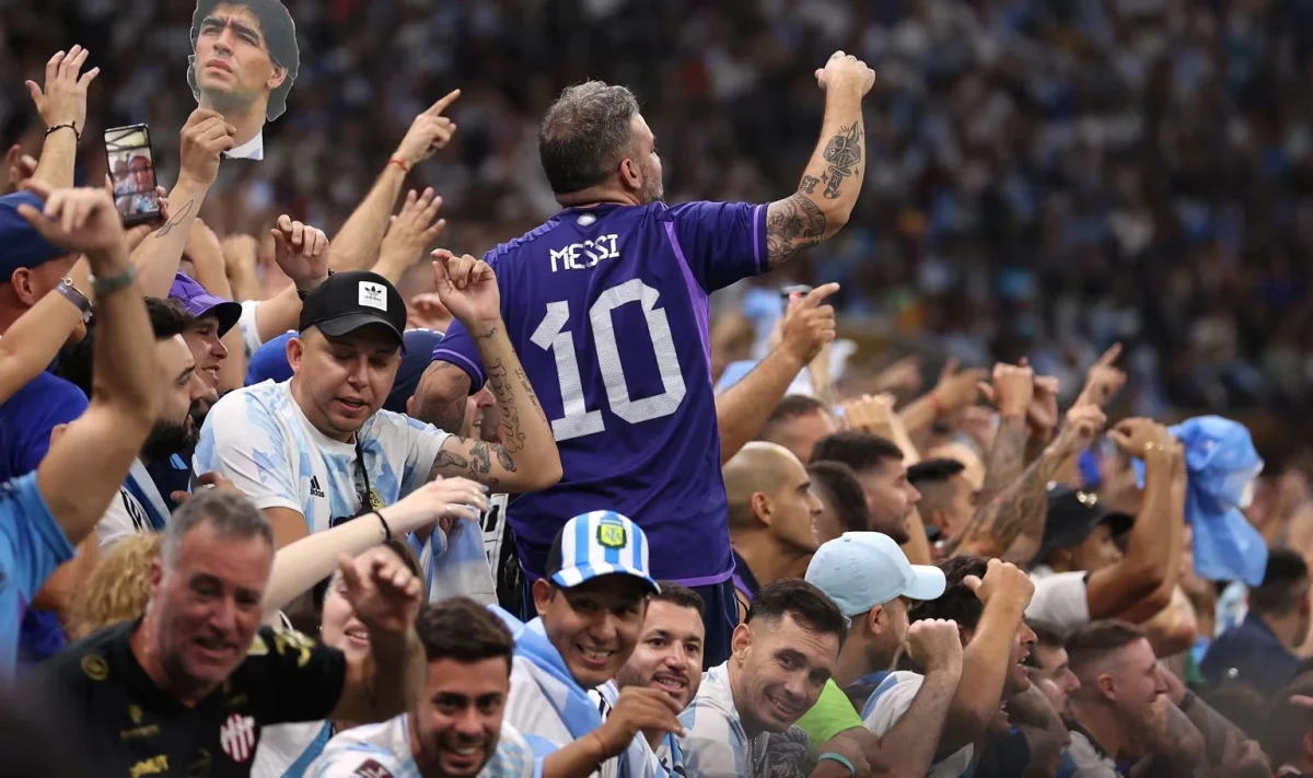 ФИФА кейбір адамдарға әлем чемпионатының арзан билеттерін таратады