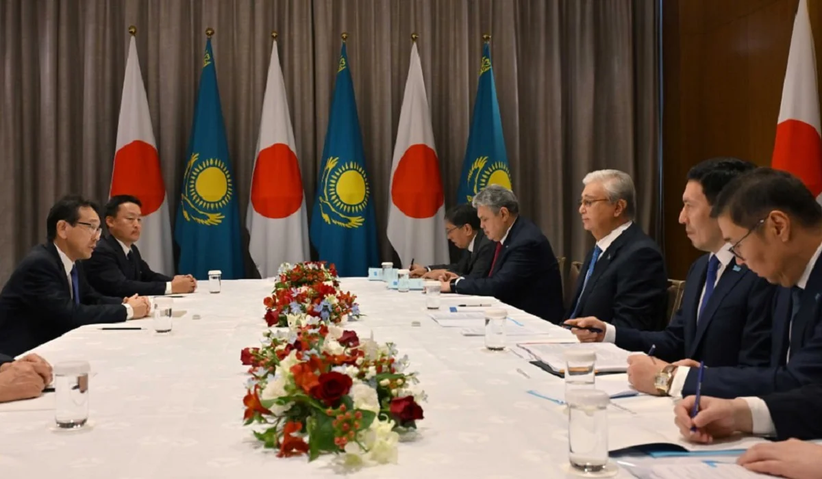 Тоқаев Жапонияда Komatsu компаниясының басшысын қабылдады