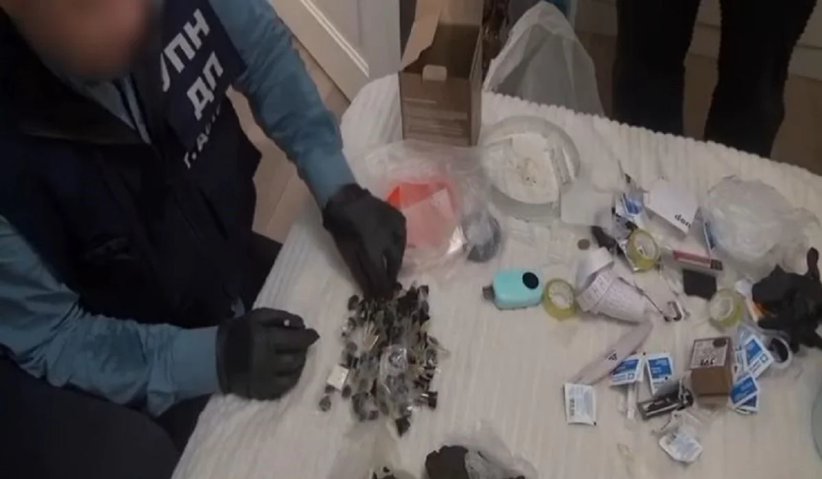 Астанада 2003 жылғы жігіттің үйінен есірткі қоймасы табылды