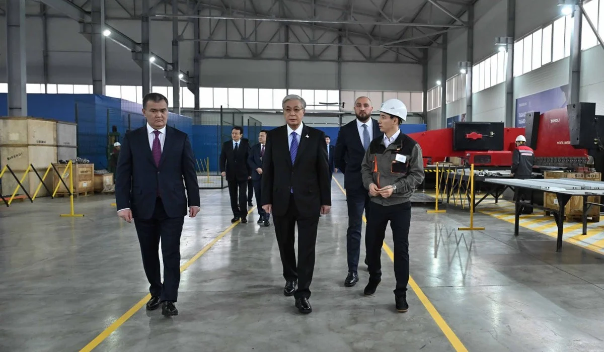 Тоқаев Астанадағы лифт шығаратын зауытты аралап көрді