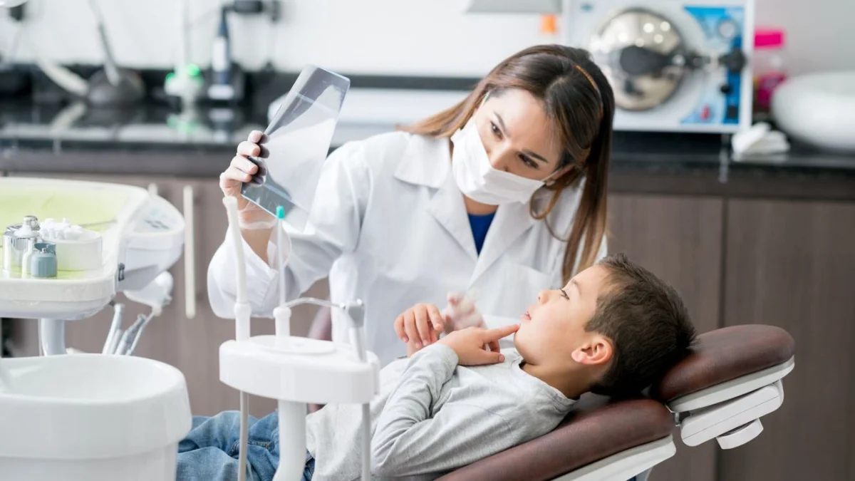 Биыл Қазақстандағы мектептерде 100-ден астам стоматологиялық кабинет ашылды