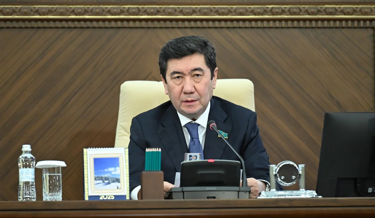 «Биыл Қазақстанда 100 заң қабылданған»: Қошанов Мәжілістің бір жылғы жұмысын қорытындылады