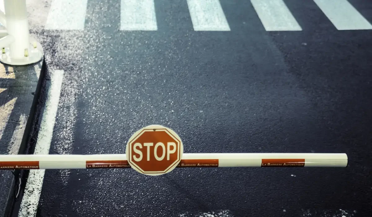 «Жылдамдық шектелген»: полиция неліктен жүргізушілерге айыппұл келіп жатқанын түсіндірді