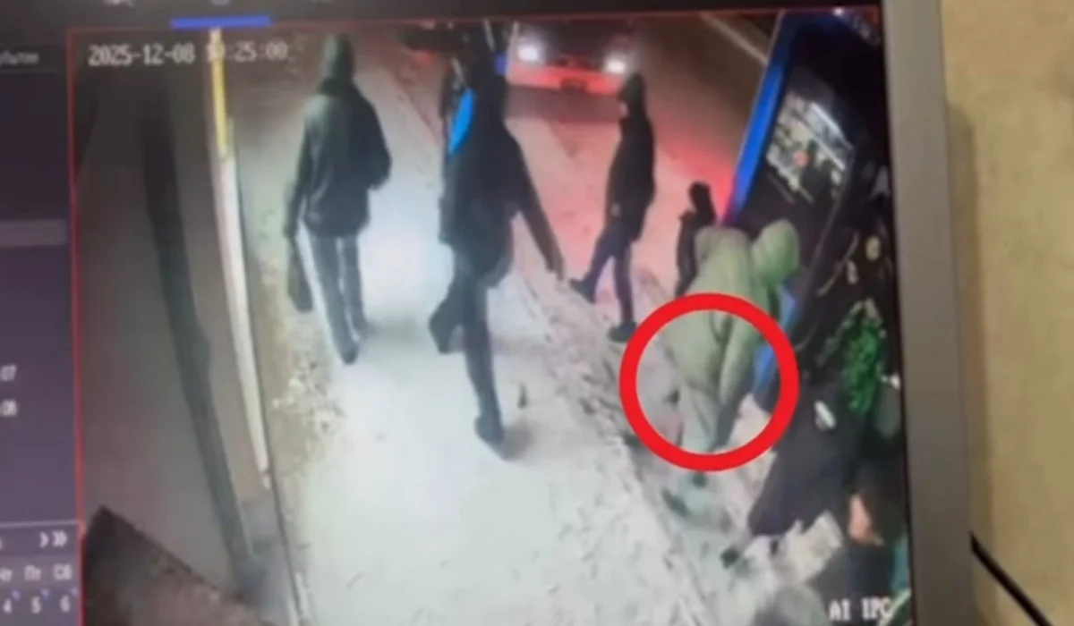 Шетел азаматы оқушының қалтасынан телефонын ұрлап алған