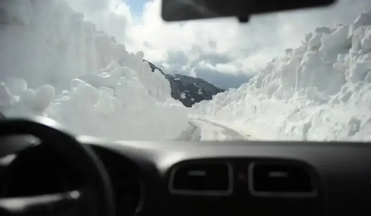 Маңғыстау облысында қар құрсауында қалған жүргізуші құтқарылды