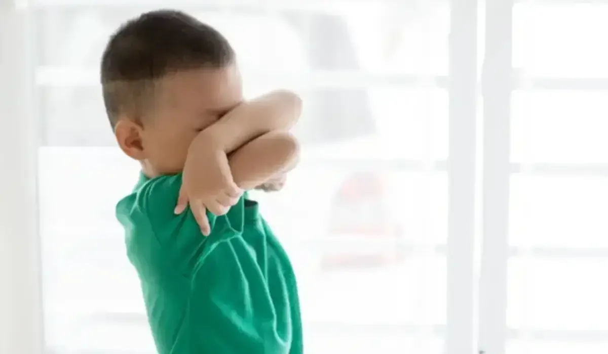 Астанада пәтерде жалғыз қамалып қалған бала құтқарылды