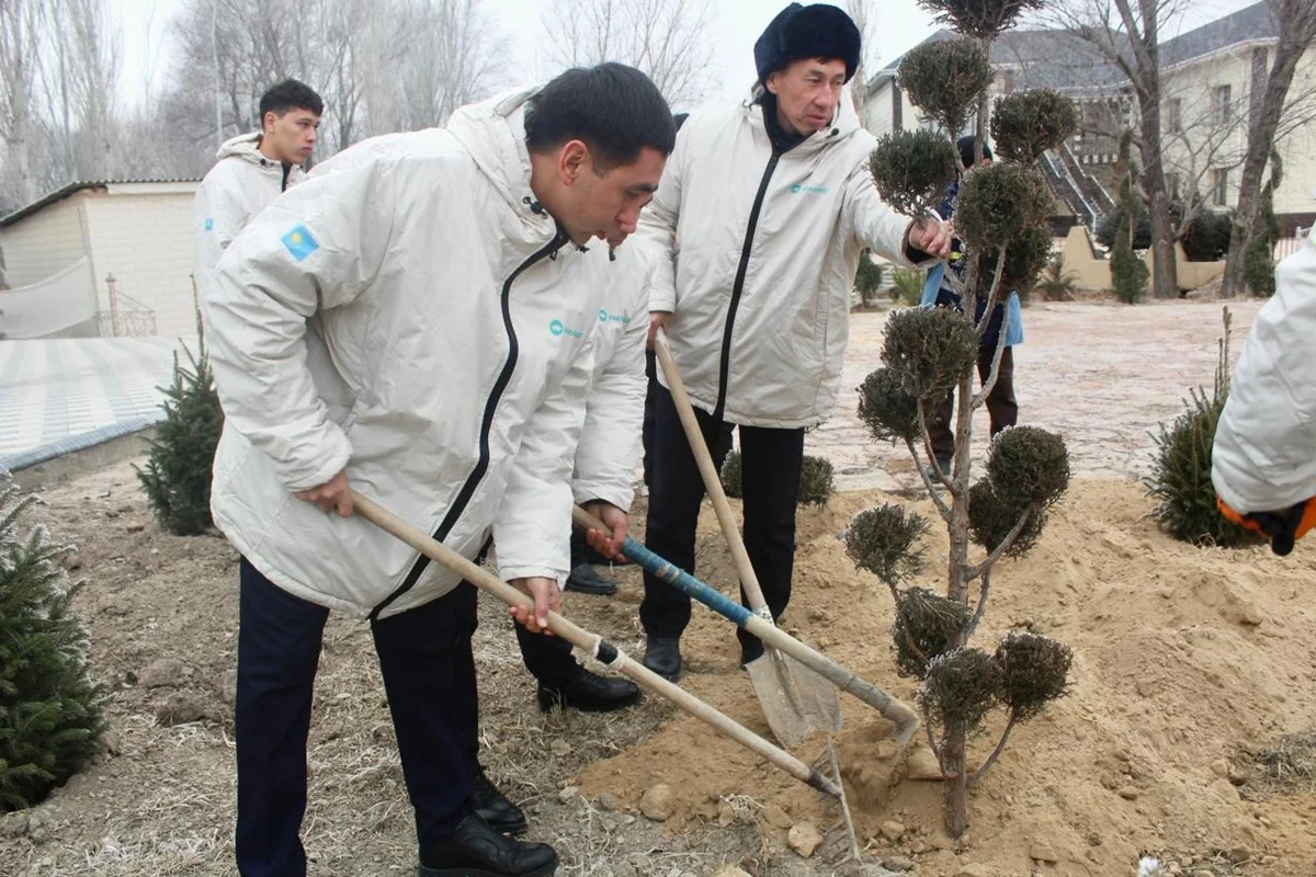 Тұрғындар, белсенділер және волонтерлер ел аумағында «Таза бейсенбі» акциясына қатысты
