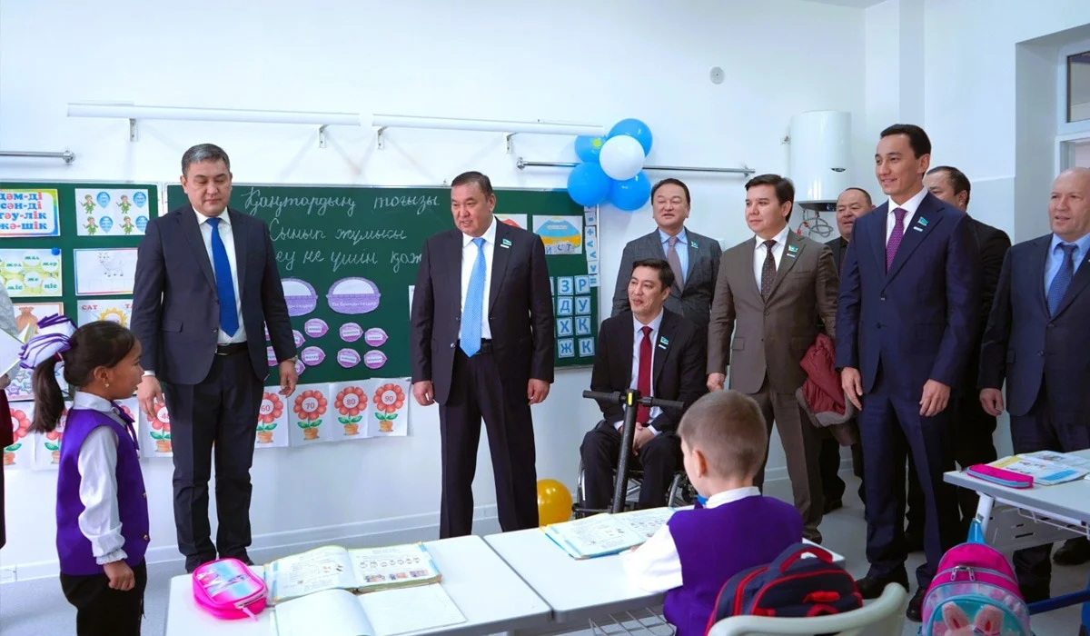 Экспортқа бағдарланған өндіріс: Мәжіліс депутаттары Түркістан облысындағы ірі кәсіпорынға барды