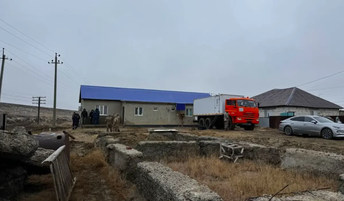 Атырауда жоғалған отбасы: құзырлы органдар күдіктінің үйін тінтіп жатыр