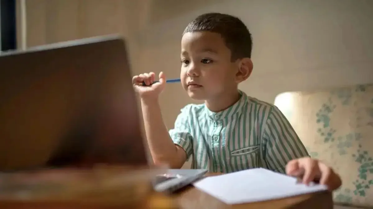 Астанада екінші ауысымдағы бастауыш сынып оқушылары онлайн оқитын болды