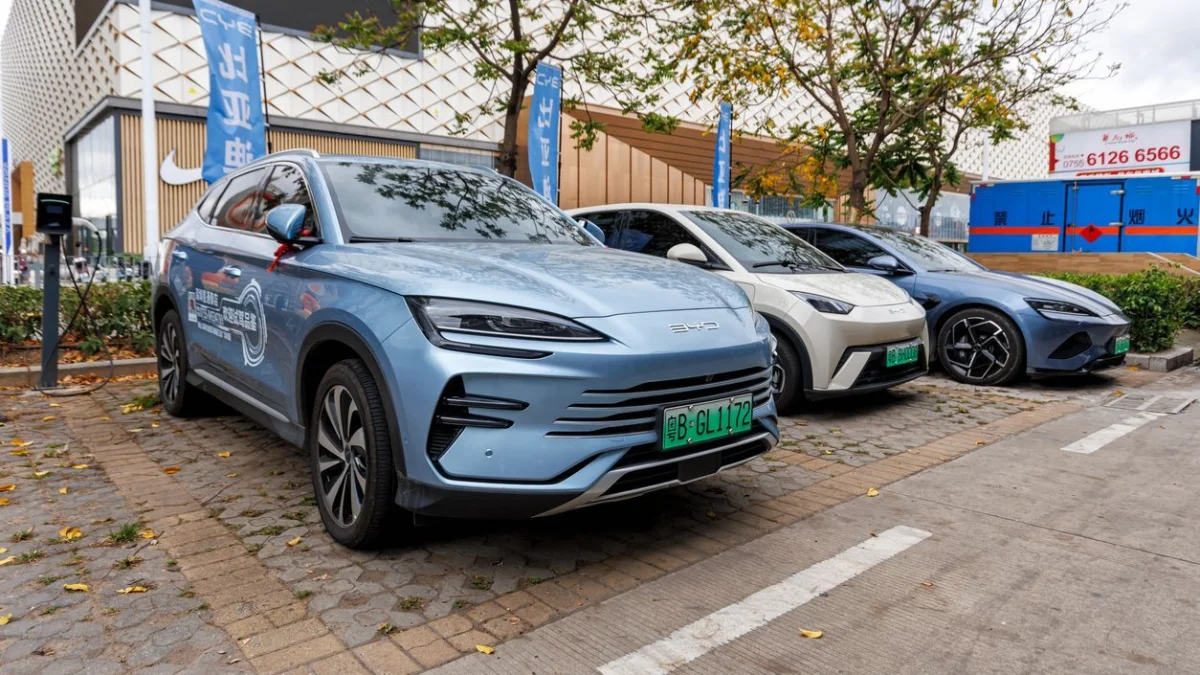 Депутат дабыл қақты: жаңа буындағы Қытай көліктері жеке деректерге қауіп төндіруі мүмкін