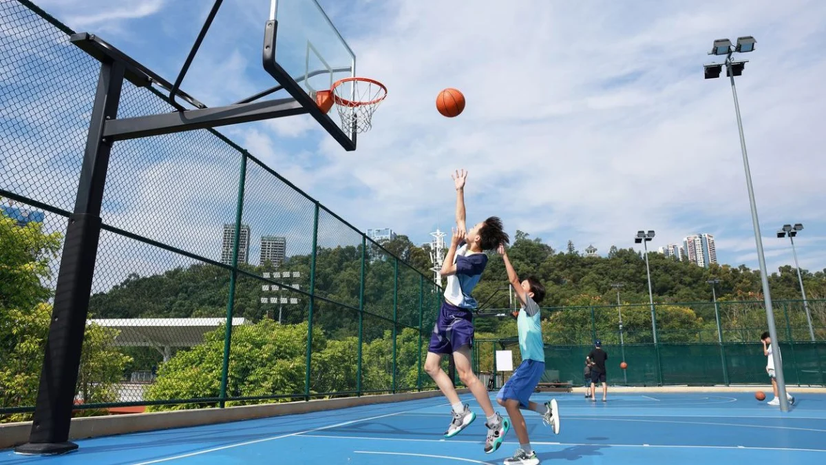 Атырауда баскетбол алаңында 13 жастағы бозбала көз жұмды